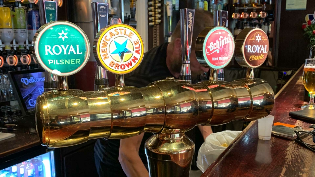 Fad&oslash;lshanerne hos Central Bar