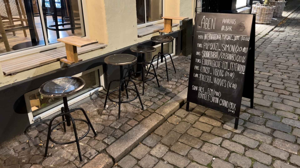 Her kan man f&aring; overblikket over hvad der sker p&aring; ÅBEN